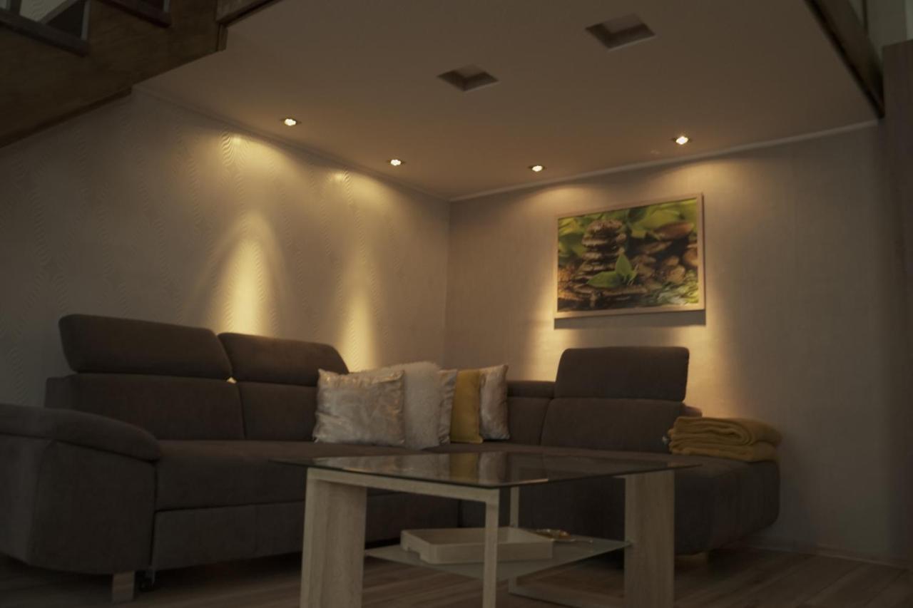 Eleven Apartman Apartment Szombathely Bagian luar foto